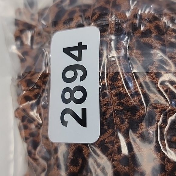 Urban Outfitters Giselle Cheetah Smocked Square Neck Puff Sleeve Ruffle Crop Top - Picture 13 of 13